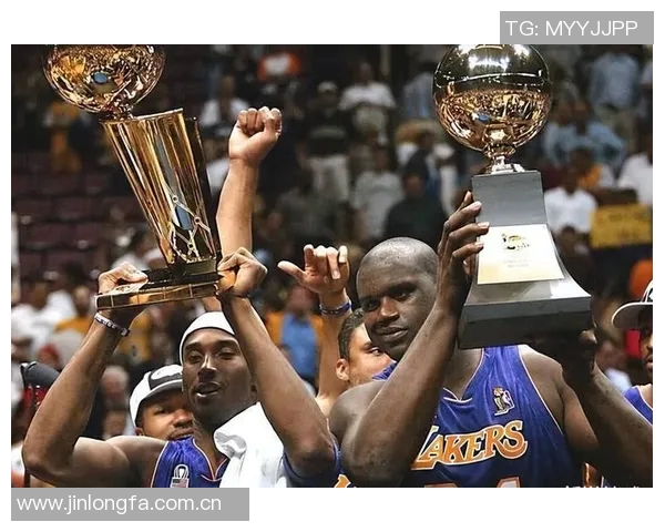 四年三冠成就辉煌A史密斯呼吁NBA球队考虑哈蒙执教机会