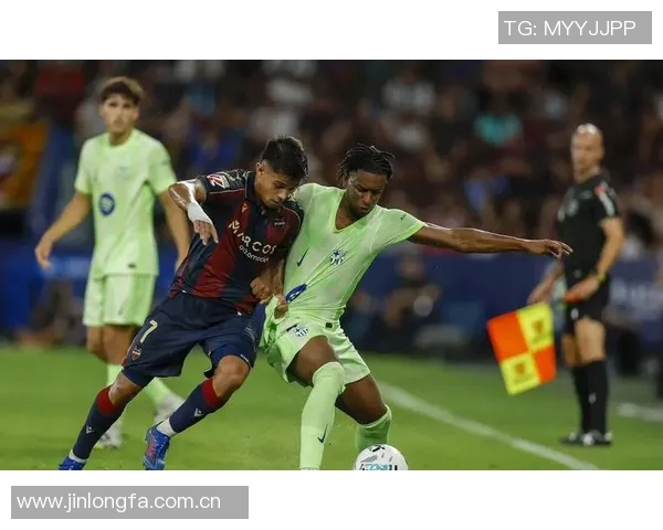 纳斯里：巴黎统治力显著下半场压制巴萨几乎窒息