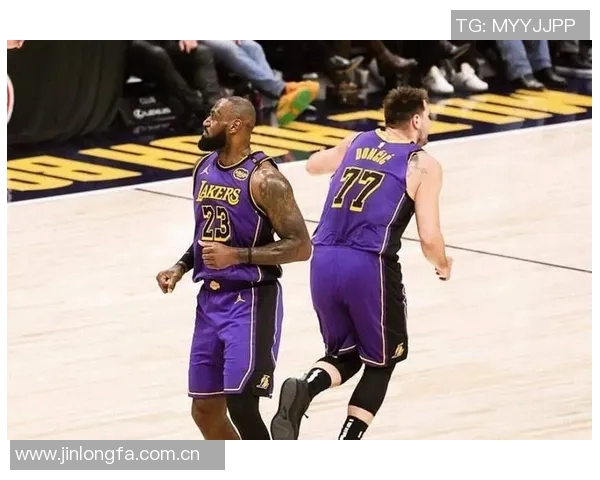 雷迪克透露艾顿与东契奇合练情况詹姆斯仍未能与球队合练