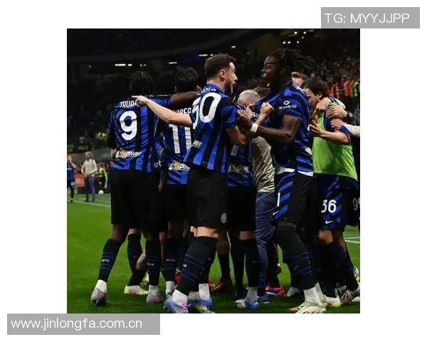 德国裁判茨瓦尔执法切尔西与阿贾克斯对决引发关注