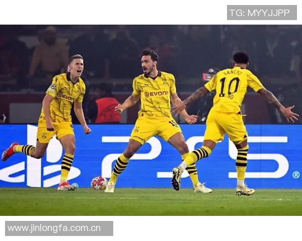 德天空报道多特34岁老将格罗斯续约前景不明未来充满变数 德天空报道多特34岁老将格罗斯续约前景不明未来充满变数