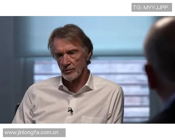 曼联小将谢伊莱西受邀英格兰队训练课展现潜力与成长 曼联小将谢伊莱西受邀英格兰队训练课展现潜力与成长