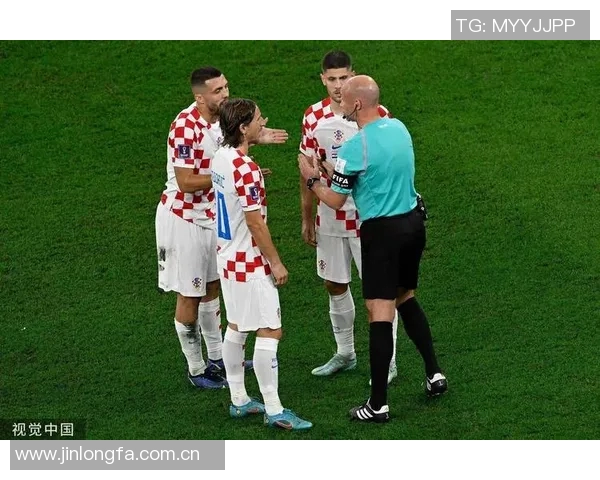 VAR争议再起柏林联主帅怒斥越位判罚影响比赛公平性 VAR争议再起柏林联主帅怒斥越位判罚影响比赛公平性